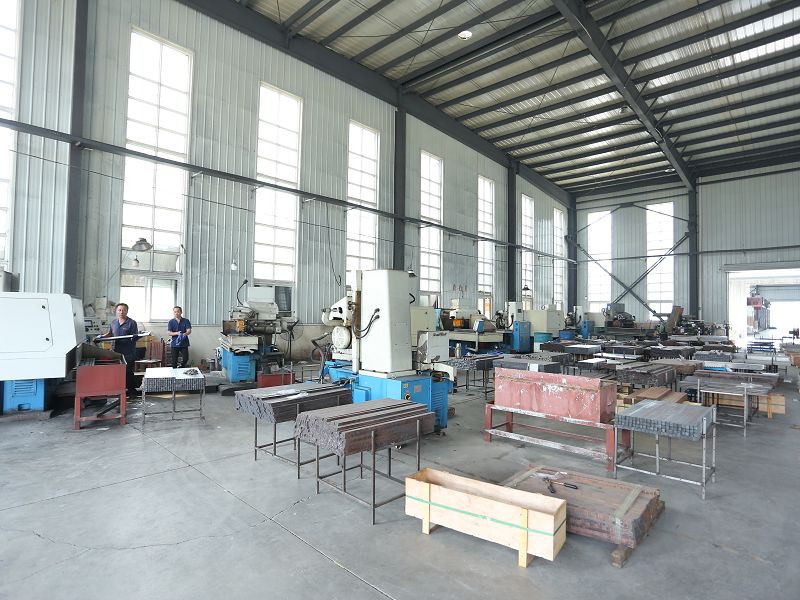 ATC CNC Machining Center 2001 ATC CNC Machining Center 2001